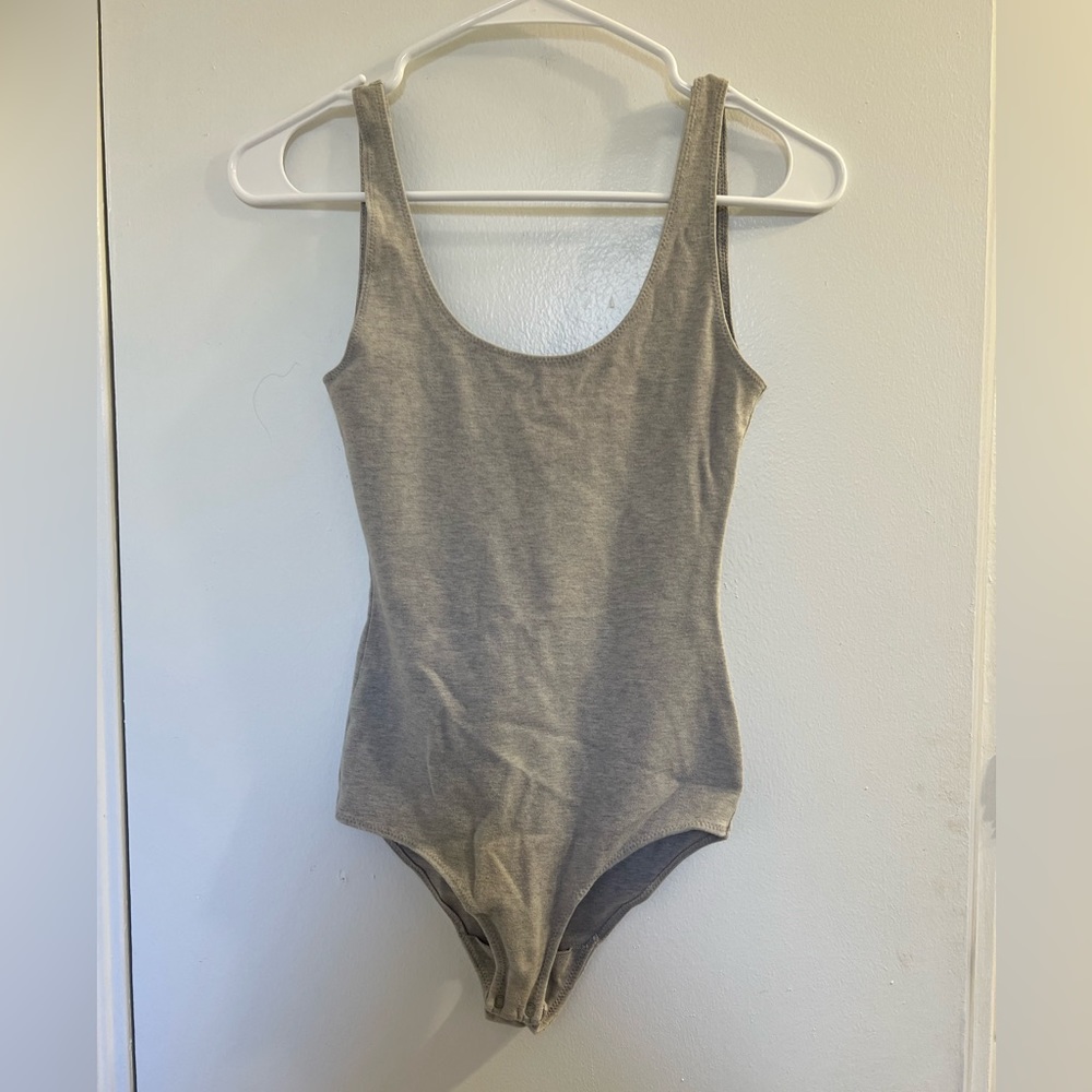 Aritzia wilfred scoop beige body suit